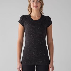 Lululemon Black/White Swiftly Tech Short Sleeve Size 2
